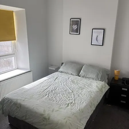 Apartment Spacious 5 Bedroom In The Heart Of