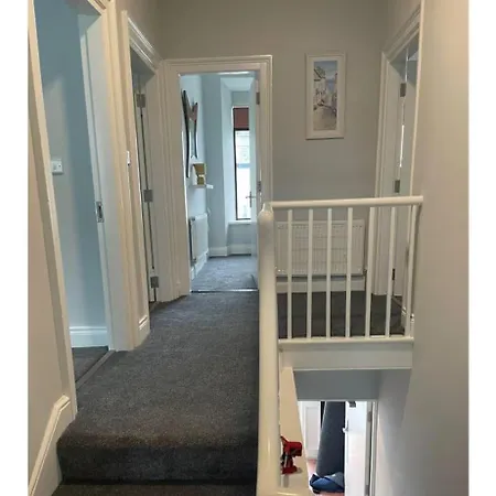 Apartment Spacious 5 Bedroom In The Heart Of